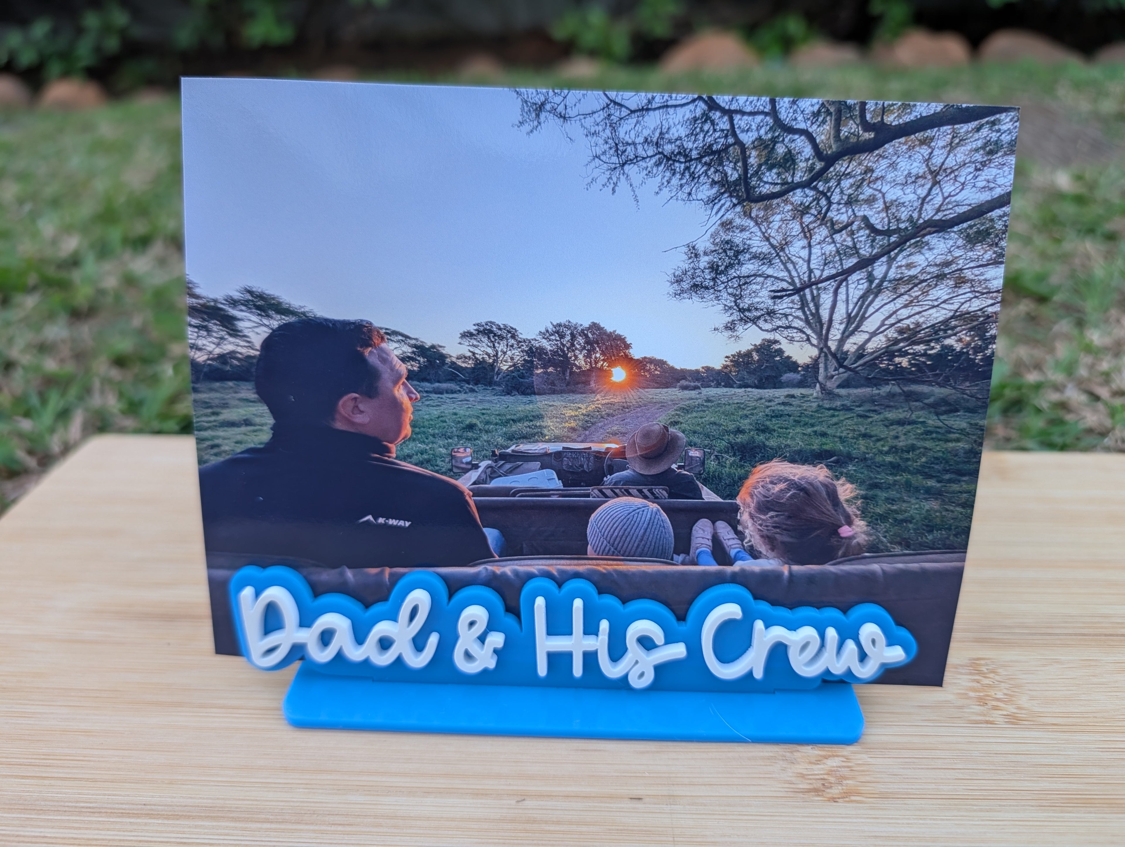 Desktop photo holder