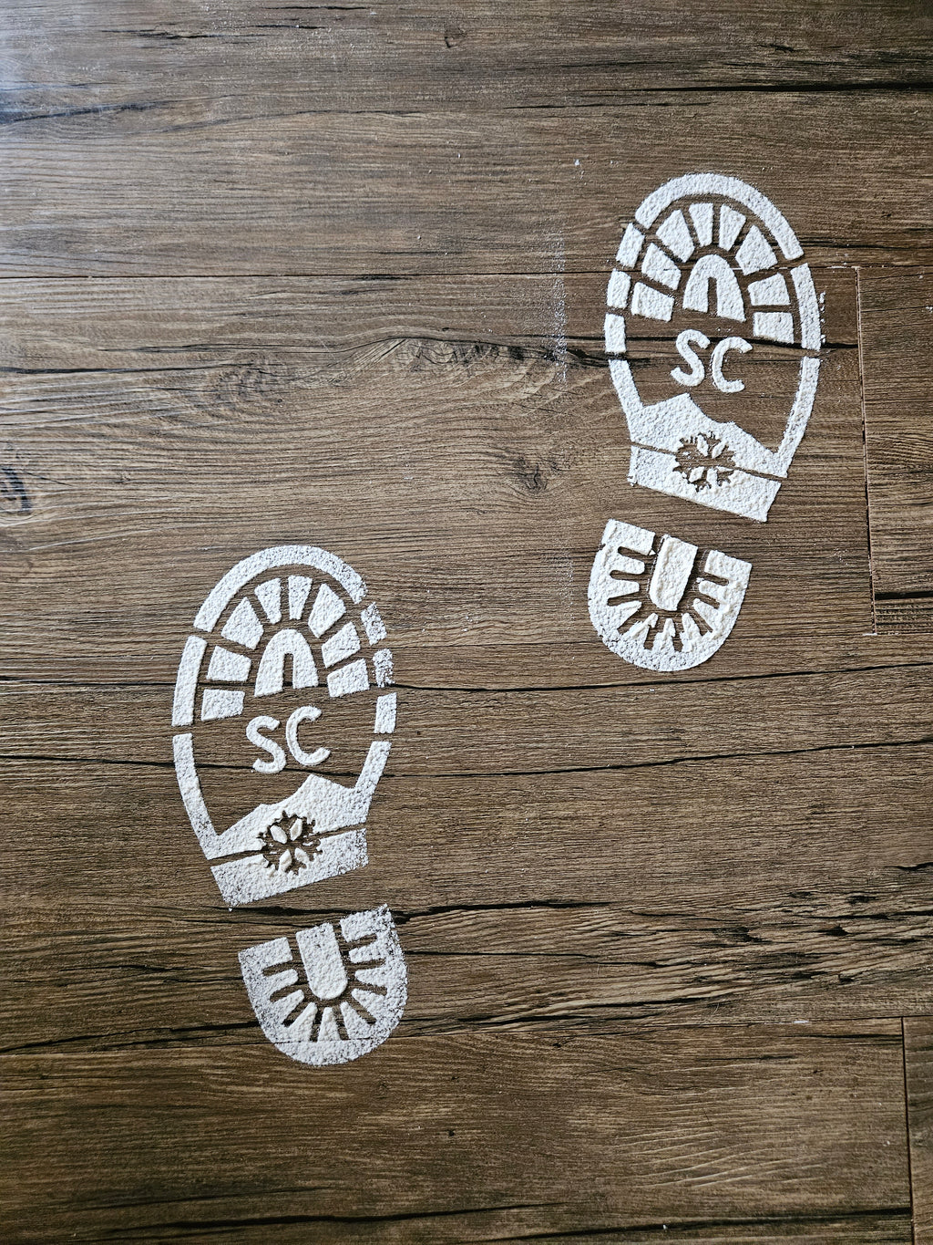 Santa's shoeprints